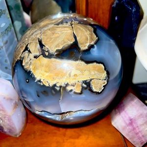 High quality UV reactive Volcano agate sphere. 4.3kg